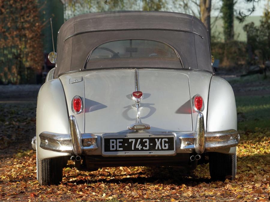  Jaguar XK140 Drophead Coupe 1954 года  (фото 7 из 21)